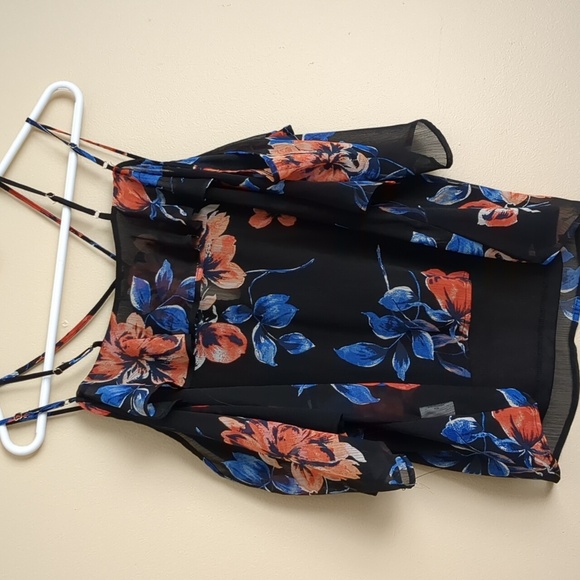 Large Lily White Floral Top Strappy Shirt Black Blue Flowers - Picture 9 of 16